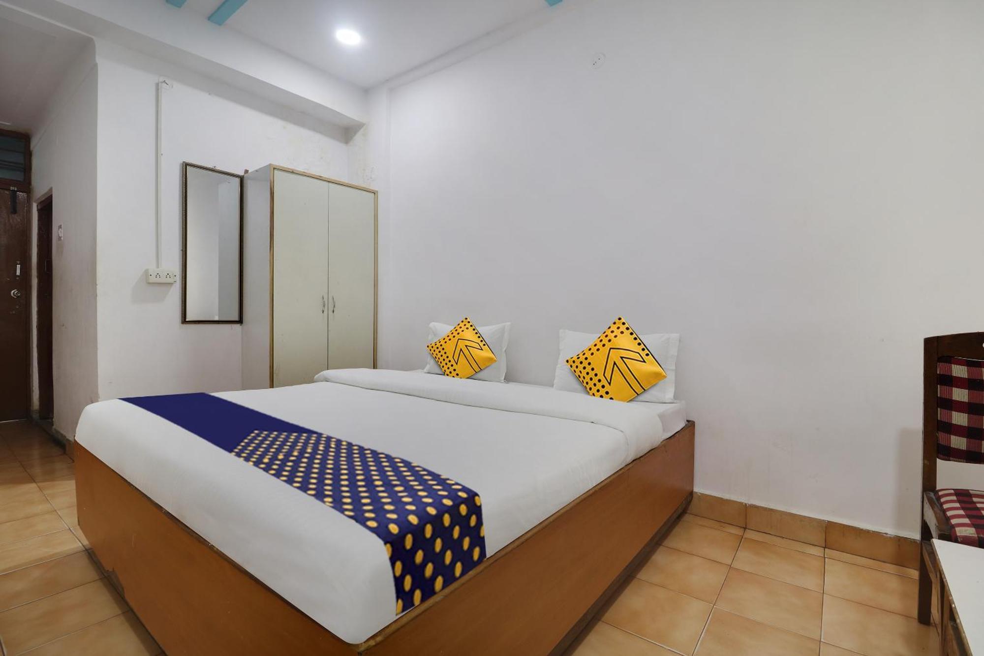 Spot On Apsara Hotel Хайдарабад Экстерьер фото